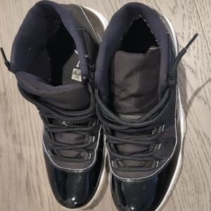 Nike Black and White Athletic Shoes